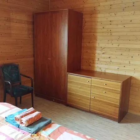 Apartamento V Dřevěném Domě